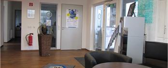 Büroreinigung in und um Tettnang Ob Büroreinigung oder Hallenreinigung Reiner Braitmaier aus Tettnang kümmert sich um Ihre gewerblichen Gebäude.